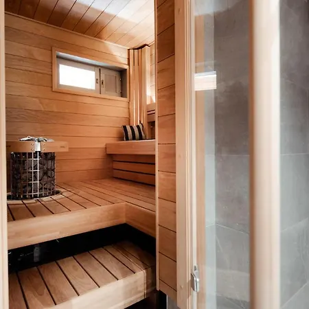 Sunday Morning Hotel