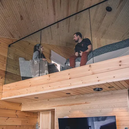 Hotel Sunday Morning *