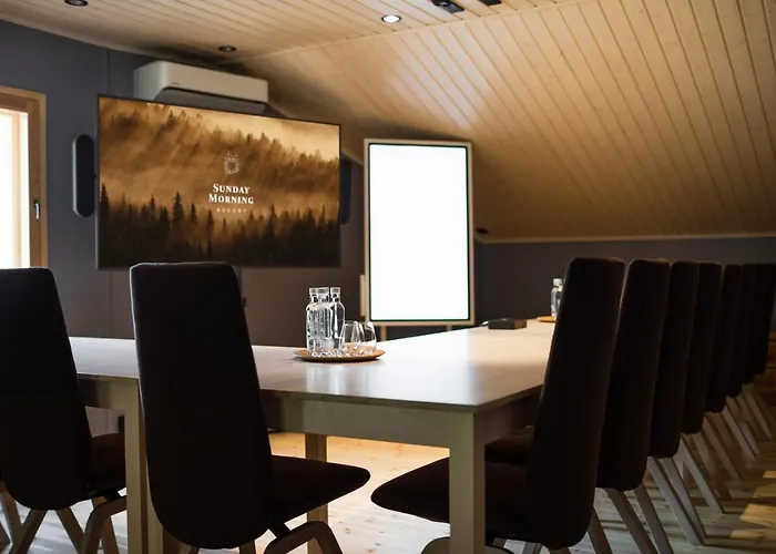 Sunday Morning Hotel *