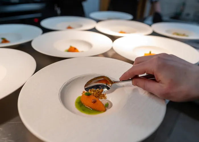 Hotel Sunday Morning