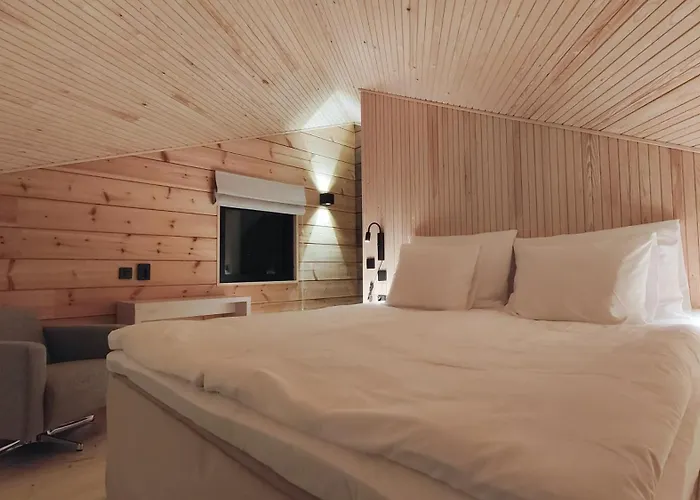 Sunday Morning Hotel