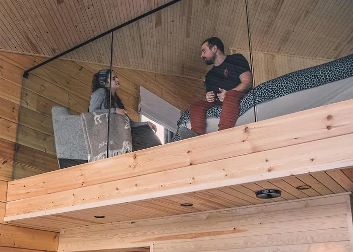 Hotel Sunday Morning *